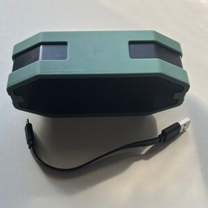 🏷️Green and Black Portable Bluetooth Speaker
